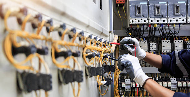 Professional Electrician technician working in Zilwaukee, MI